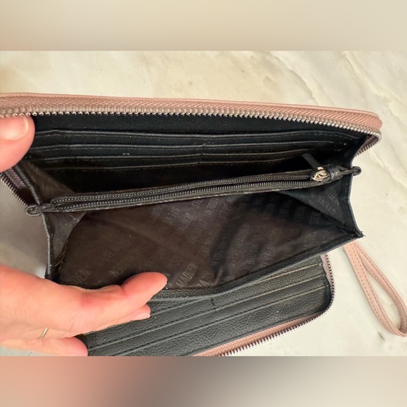 Steve Madden Elegant Tan Women's Clutch wallet 8x4in no callouts - Picture 6 of 14